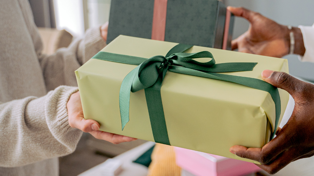 23 Best Gifts for Housewarming For Men, Women, Couples & Friends In 2020